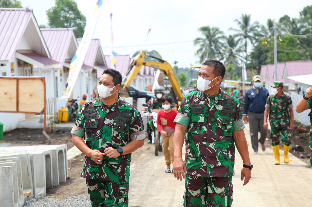 Kolonel Inf Yudhi Prasetiyo Tinjau Pembangunan Hunian Tetap Dan