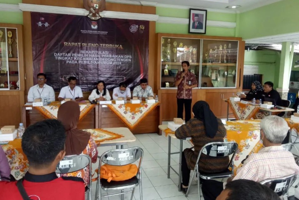 Rapat Pleno Terbuka Rekapitulasi Daftar Pemilih Hasil Perbaikan Dps