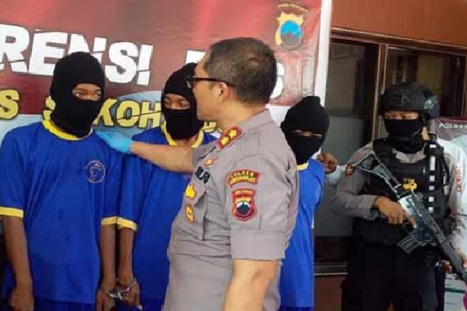 Kapolres Sukoharjo, AKBP Bambang Yugo Pamungkas bersama ketiga pelaku