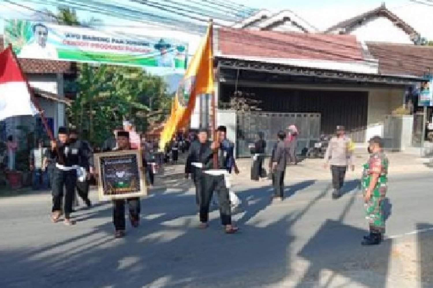 Koramil 0806 01 Trenggalek Amakan Jalannya Pawai Peringatan Satu Abad PSHT