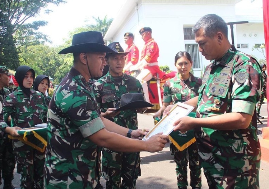 Pangdam Iii Siliwangi Terima Brevet Kehormatan Yudha Turangga Wiratama